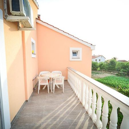 Apartments Valentina Petrčane Zewnętrze zdjęcie