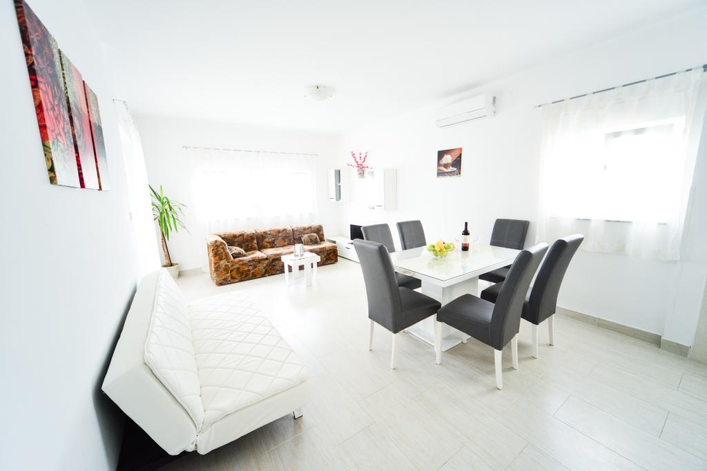 Apartments Valentina Petrčane Zewnętrze zdjęcie