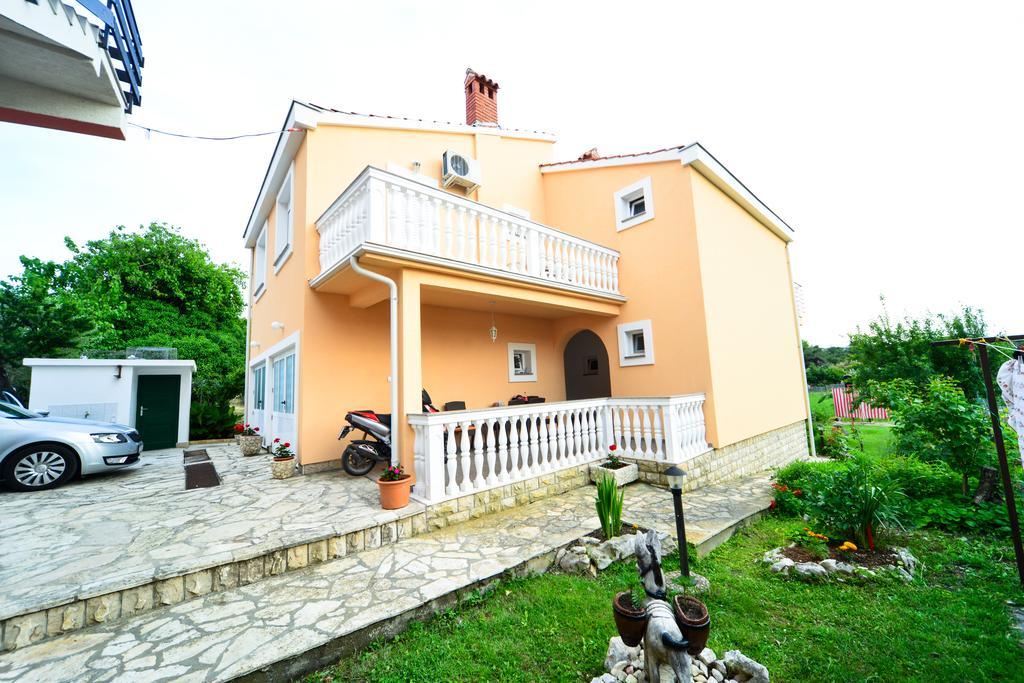 Apartments Valentina Petrčane Zewnętrze zdjęcie
