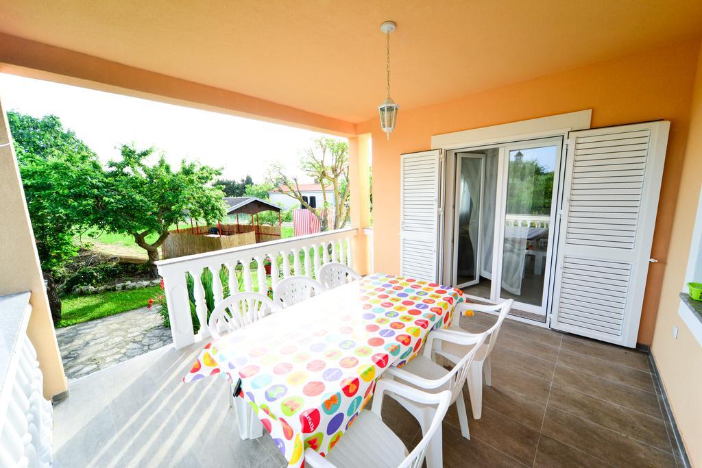 Apartments Valentina Petrčane Zewnętrze zdjęcie