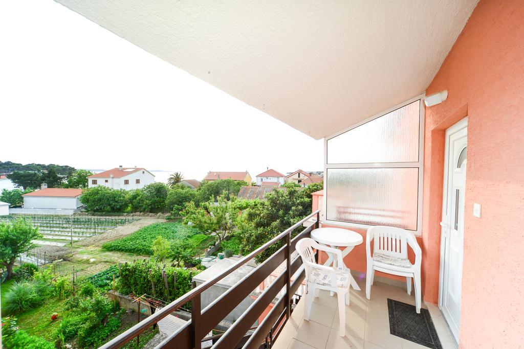 Apartments Valentina Petrčane Zewnętrze zdjęcie